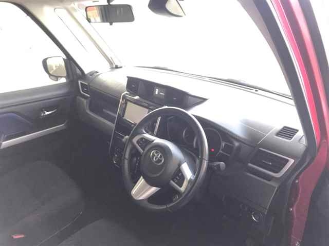 TOYOTA ROOMY 2018
