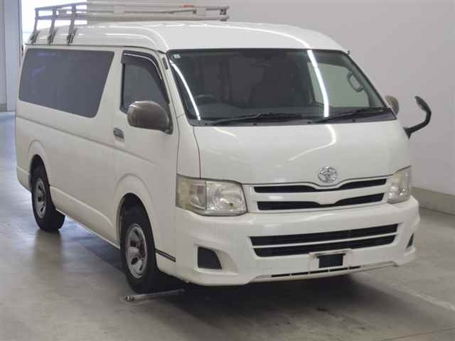 TOYOTA HIACE 2011