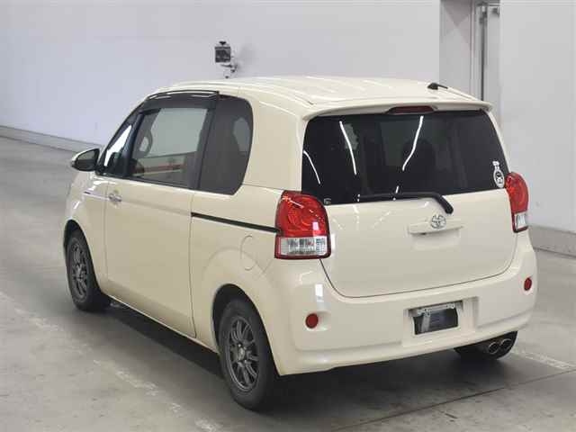 TOYOTA PORTE 2014