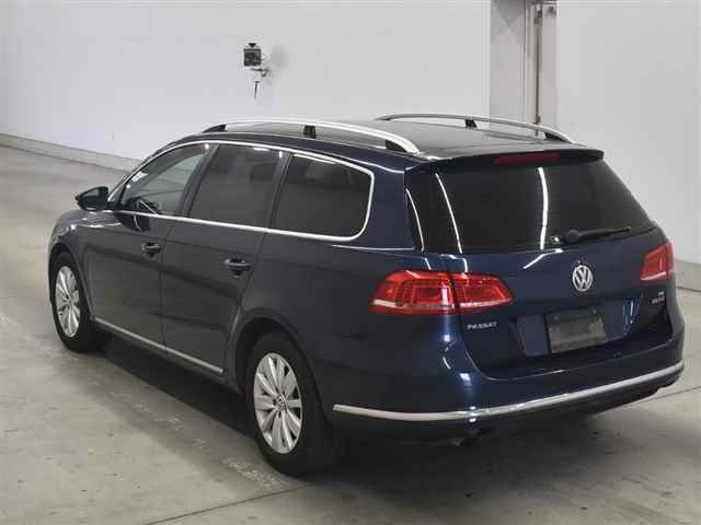 VOLKSWAGEN PASSAT VARIANT 2013