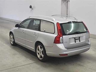 Заказать VOLVO V50