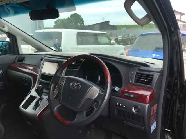 TOYOTA VELLFIRE 2009
