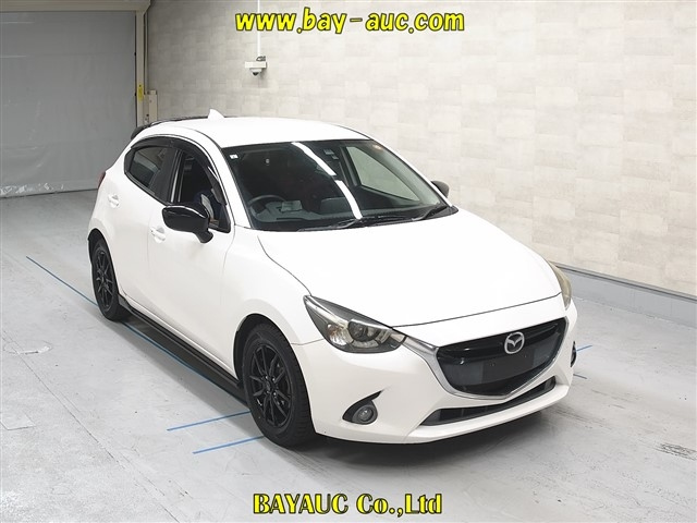 MAZDA DEMIO 2015