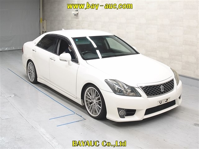 TOYOTA CROWN 2010