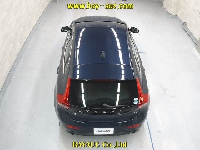 VOLVO V40 2015