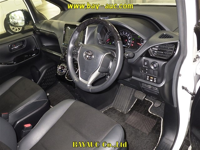 TOYOTA NOAH 2020