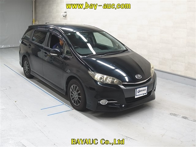 TOYOTA WISH 2013