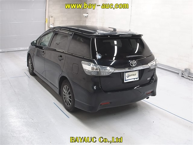 TOYOTA WISH 2013