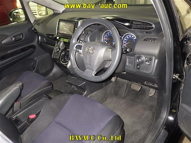 TOYOTA WISH 2013