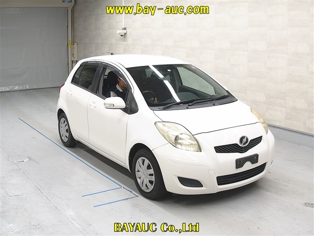 TOYOTA VITZ 2010