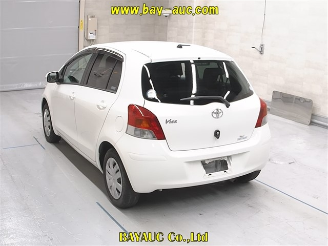 TOYOTA VITZ 2010