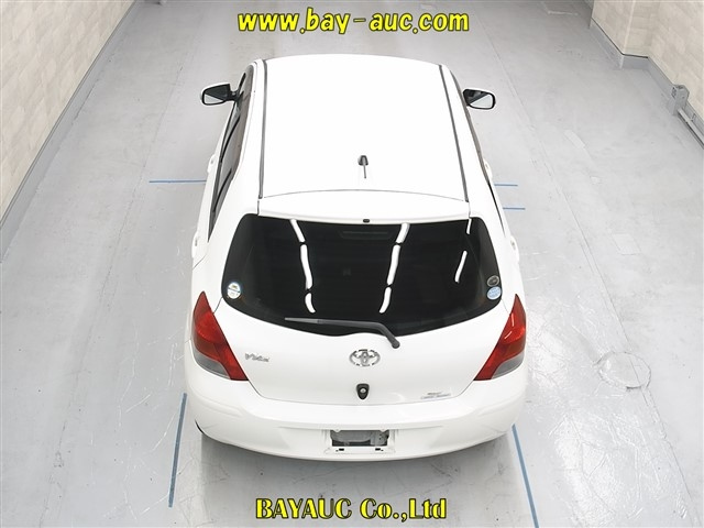 TOYOTA VITZ 2010