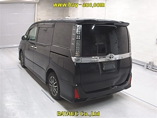 TOYOTA VOXY 2014