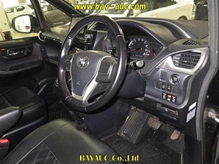 TOYOTA VOXY 2014