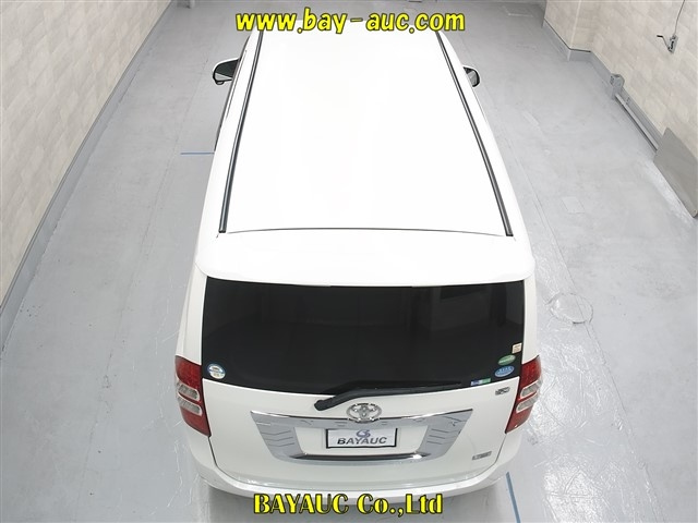 TOYOTA NOAH 2012