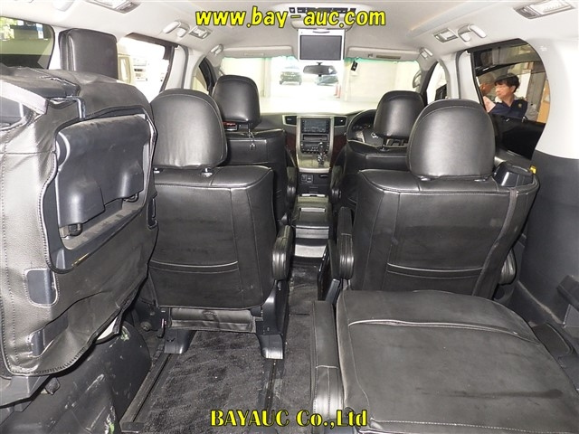 TOYOTA VELLFIRE 2011