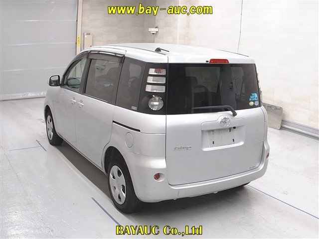 TOYOTA SIENTA 2009