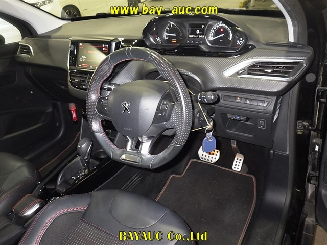 PEUGEOT 2008 2017