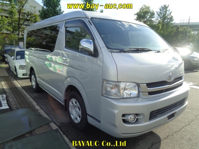TOYOTA HIACE 2009
