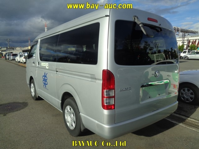 TOYOTA HIACE 2009