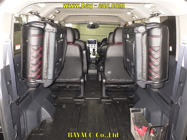 MITSUBISHI DELICA D5 2012