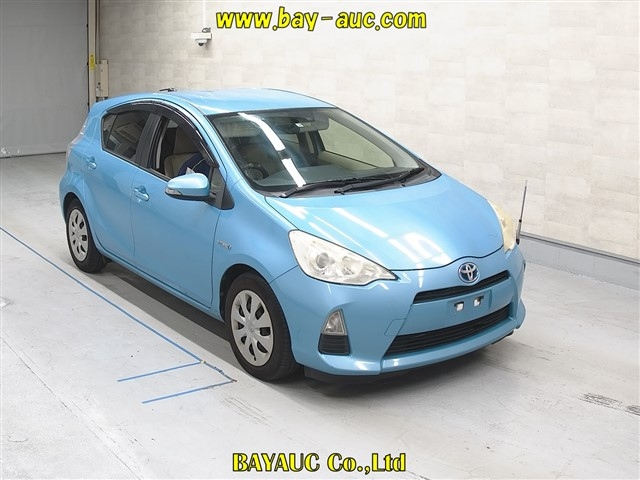 TOYOTA AQUA 2013