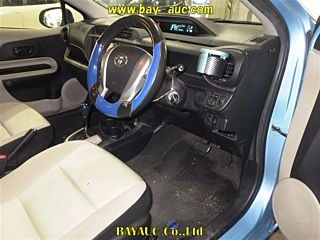 TOYOTA AQUA 2013