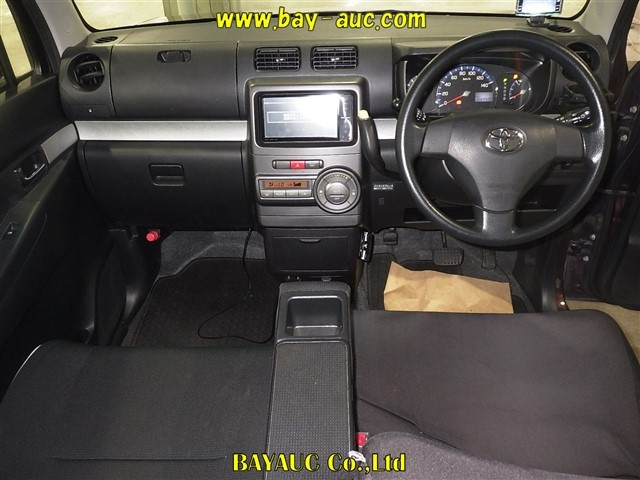 TOYOTA PIXIS SPACE 2012