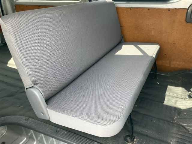 TOYOTA HIACE VAN 2009