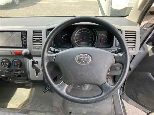 TOYOTA HIACE VAN 2009