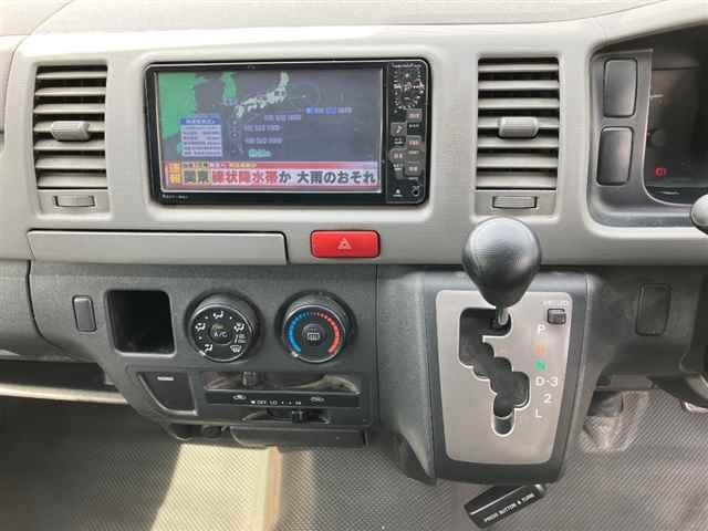 TOYOTA HIACE VAN 2009