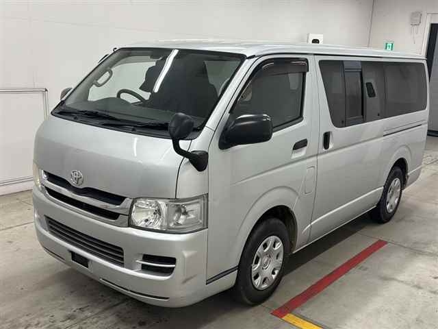 TOYOTA HIACE VAN 2009