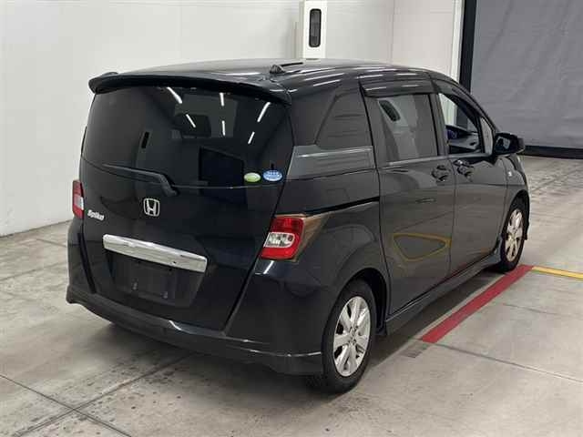 HONDA FREED 2010
