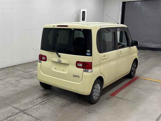 DAIHATSU TANTO 2008