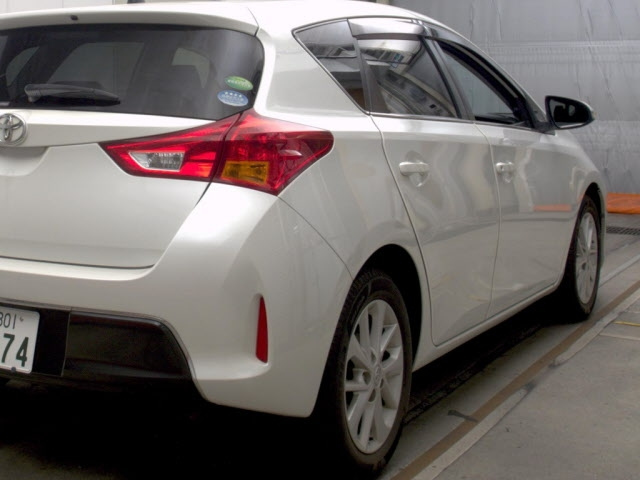 TOYOTA AURIS 2015