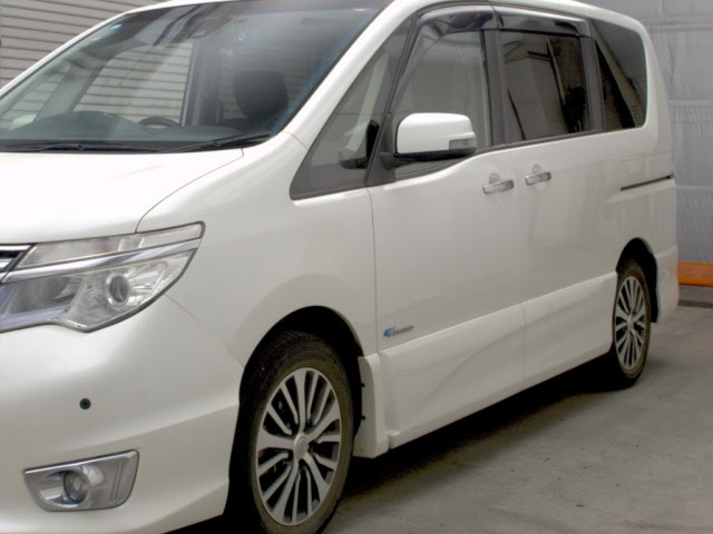 NISSAN SERENA 2015