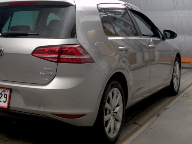 VOLKSWAGEN GOLF 2016