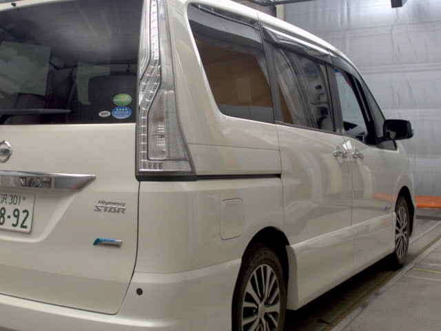 NISSAN SERENA 2015