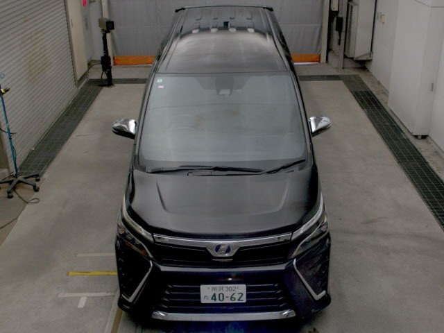 TOYOTA VOXY 2019