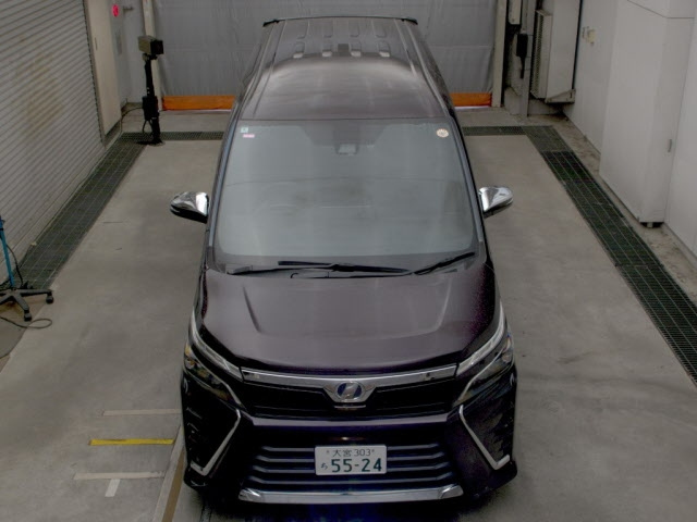 TOYOTA VOXY 2018