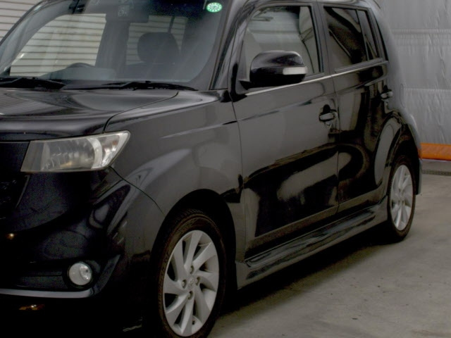 TOYOTA BB 2010