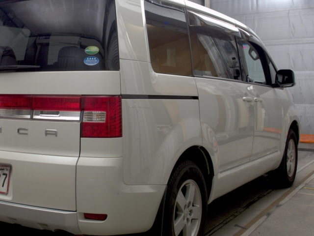 MITSUBISHI DELICA D5 2013