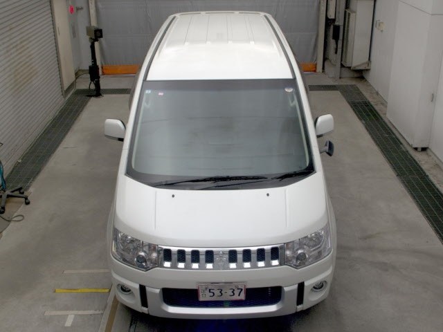 MITSUBISHI DELICA D5 2013