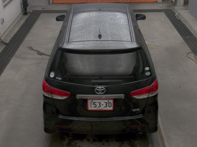 TOYOTA WISH 2010