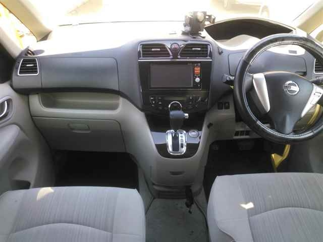 NISSAN SERENA 2013