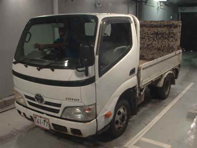 TOYOTA DYNA 2010
