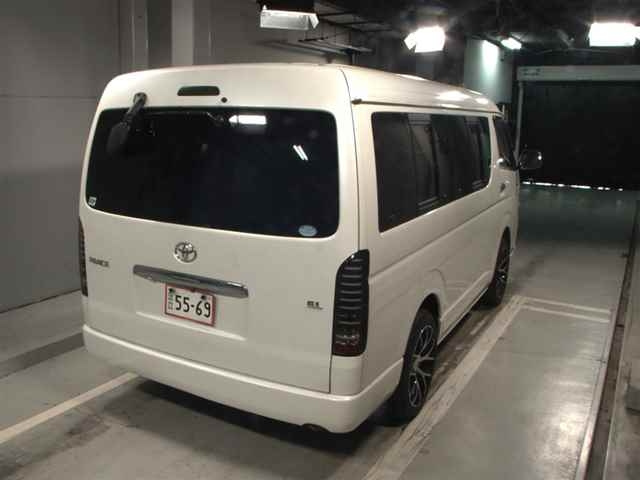 TOYOTA HIACE 2012
