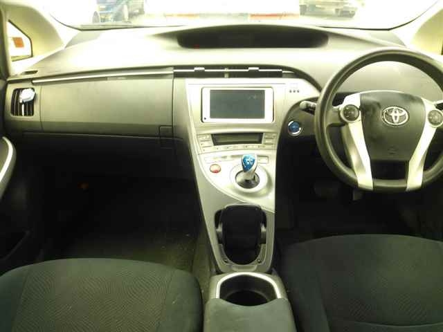 TOYOTA PRIUS 2012