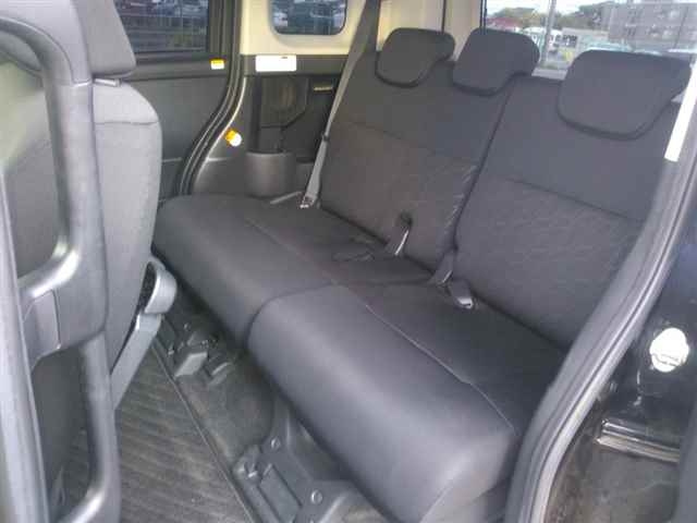 TOYOTA ROOMY 2016