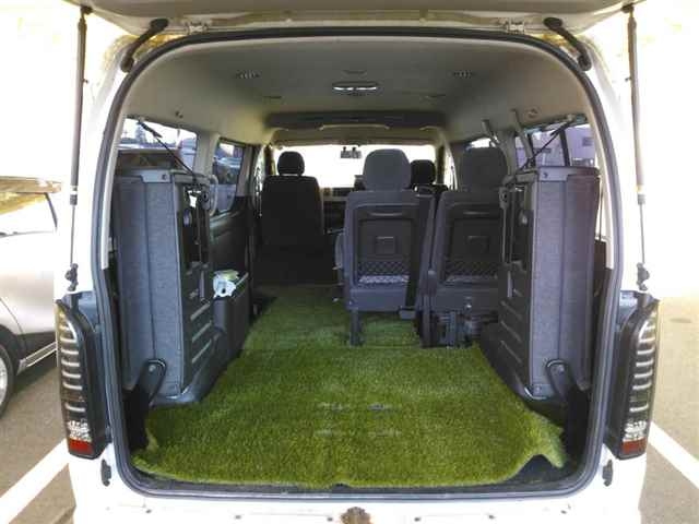 TOYOTA HIACE 2012